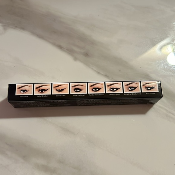 NYX Tres Jolie Gel Pencil Liner NIB PITCH BLACK - Picture 3 of 4